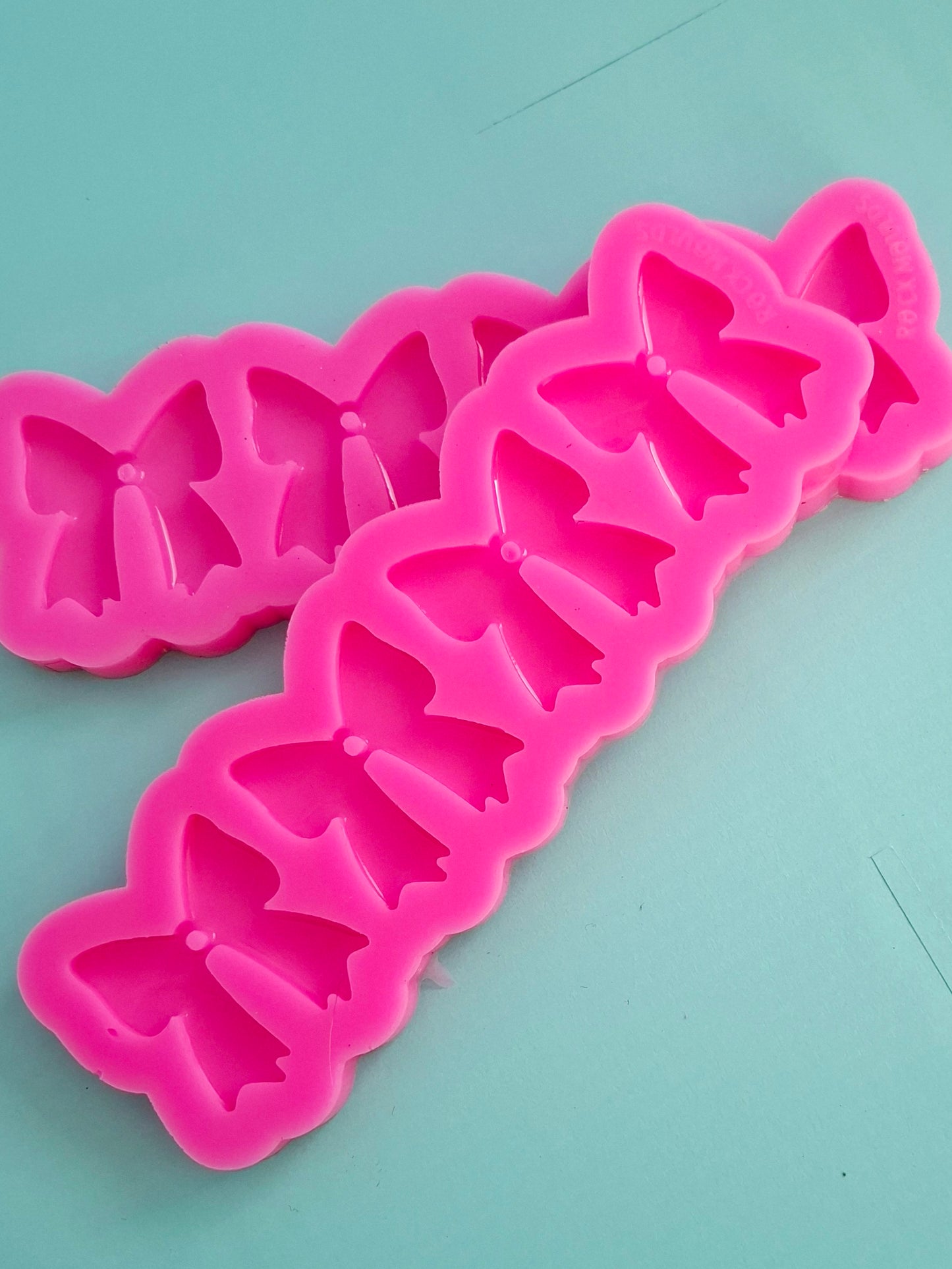 Mould - Bows (for huggies) PRE-DOMED