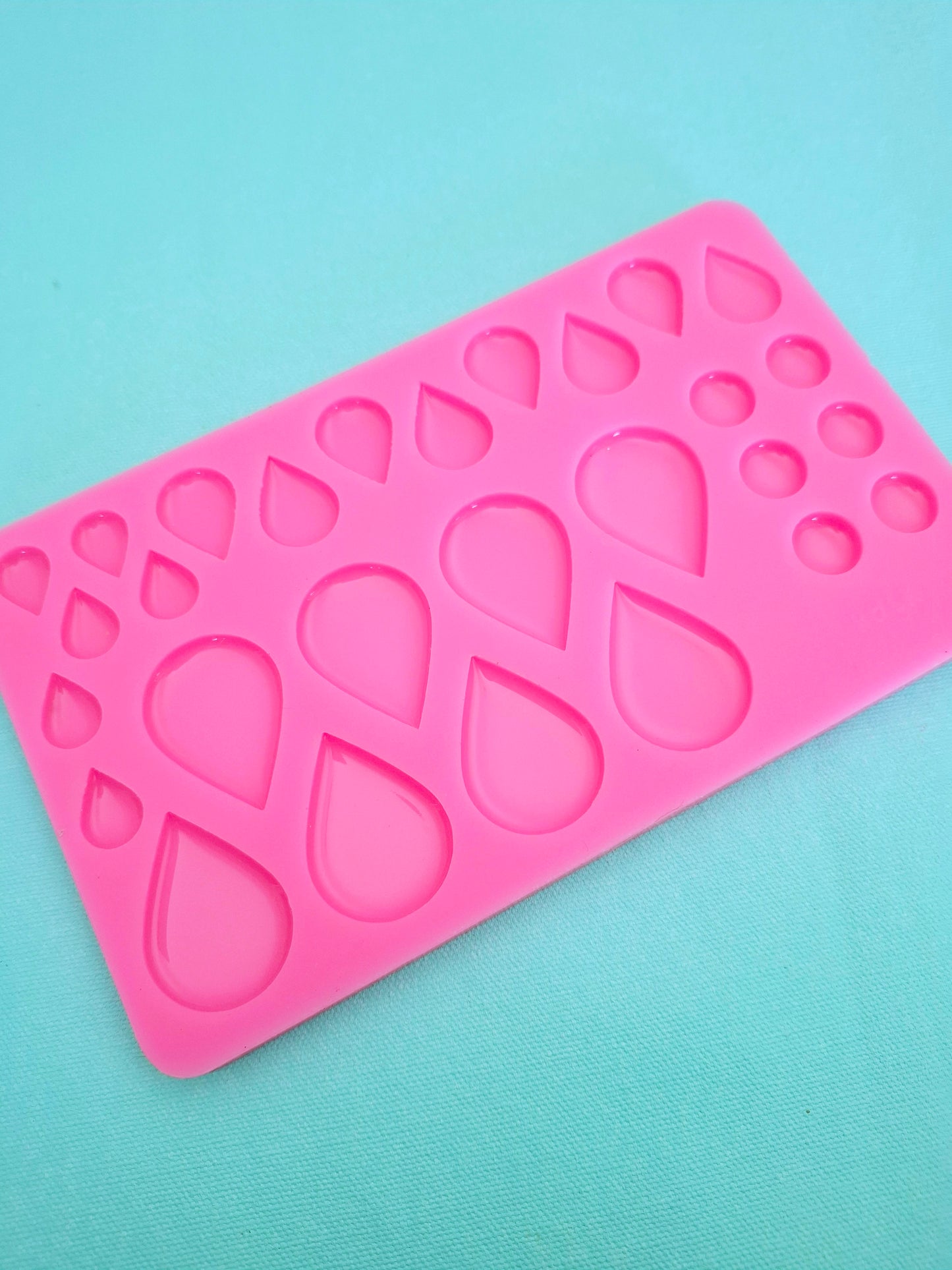 Mould - Droplet Mix PRE-DOMED