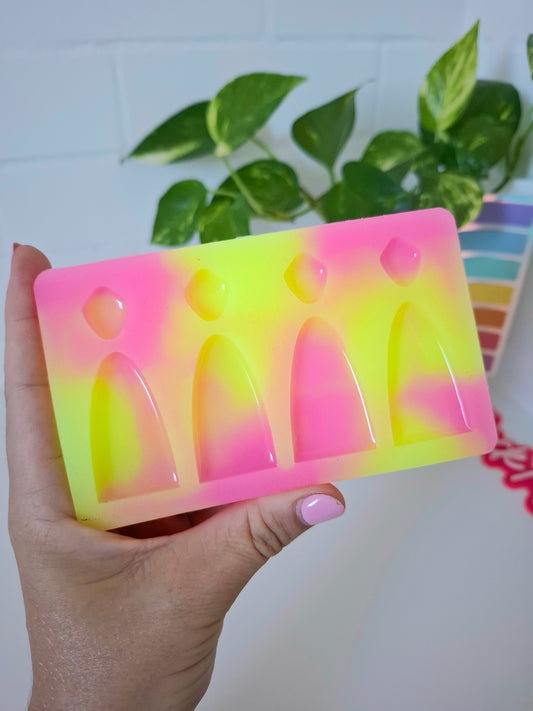 *COLOUR SAMPLE* Mould - Tall Arch PRE-DOMED